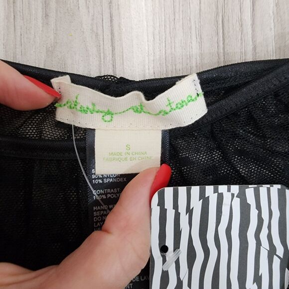 NEW Black Sheer Stockings With Embroidered Legs And Polka Dots Size S - Picture 5 of 10